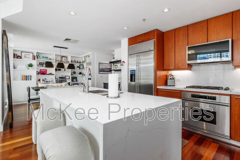 San Diego Condo: 1199 Pacific Highway