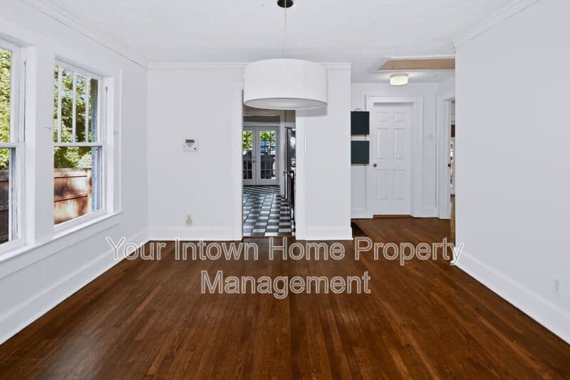 Atlanta House: 1420 Beatie Ave Sw
