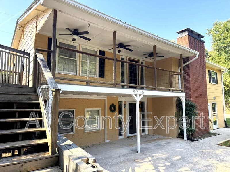 Gainesville House: 9215 Long Hollow Rd