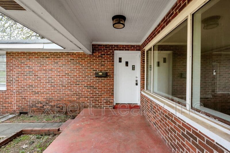 Birmingham House: 1025 45th Street Ensley
