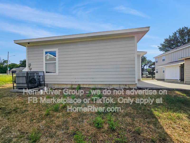 Fort Worth House: 1429 Missouri Ave