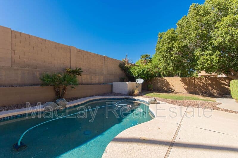 Chandler House: 3820 S Barberry Pl
