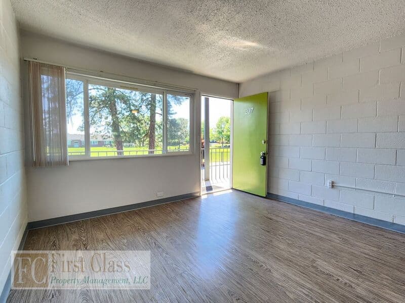 BEAVERTON Condo: 4555 SW ERICKSON AVE