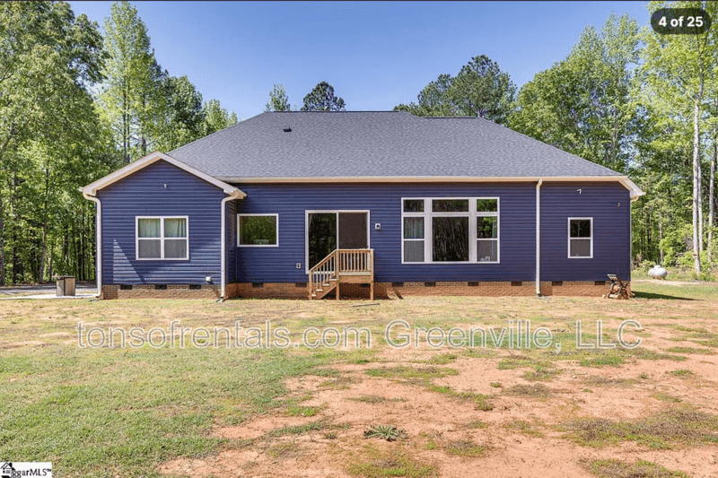 Enoree House: 271 Rocky Ridge Road