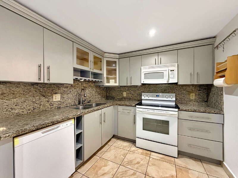 POMPANO BEACH Condo: 3641 Oaks Clubhouse Drive