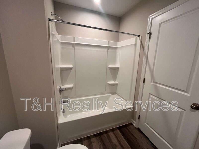 Ulen House: 854 McArthur Drive
