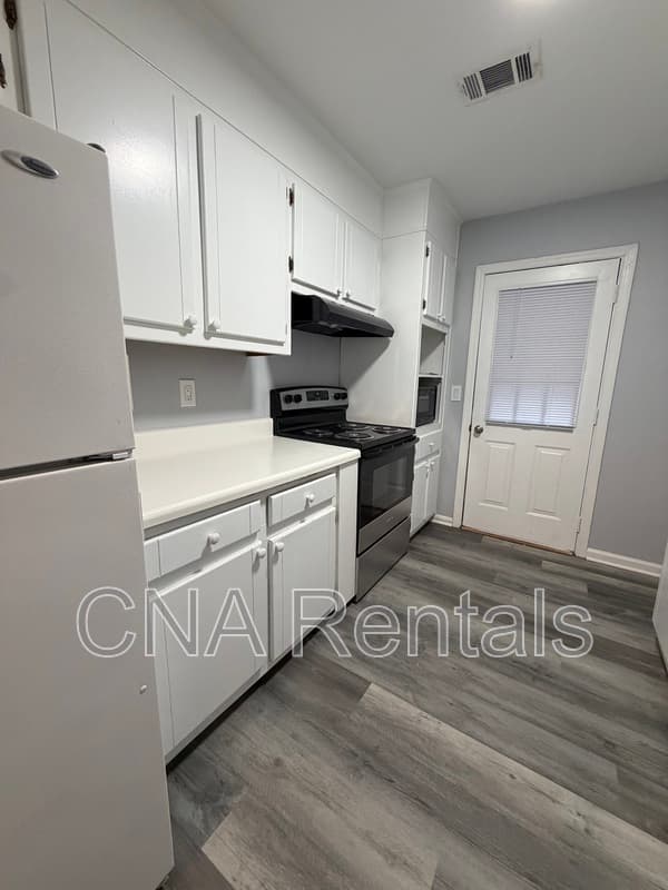 Marietta Condo: 270 Kimberly Way