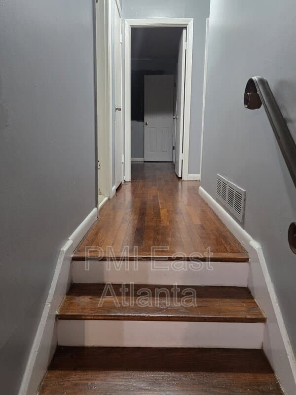 College Park House: 4161 Yates Rd