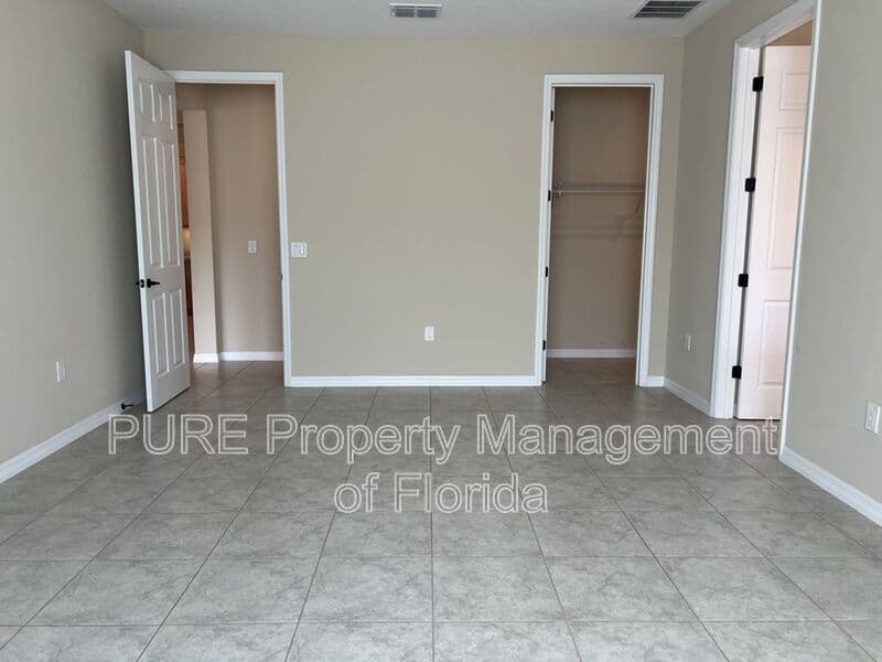 Ocala House: 10376 SW 99th Street