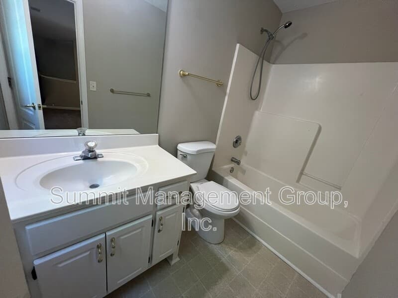 McDonough House: 1157 Chateau Terrace
