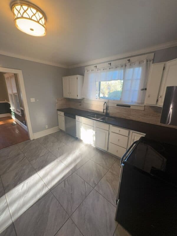Stroudsburg House: 528 Lindbergh Avenue