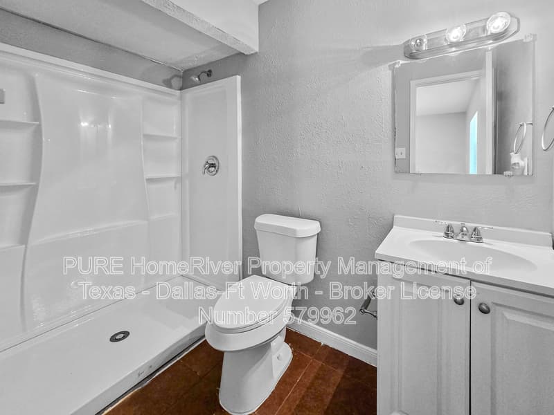 North Richland Hills House: 6905 Mid Cities Blvd