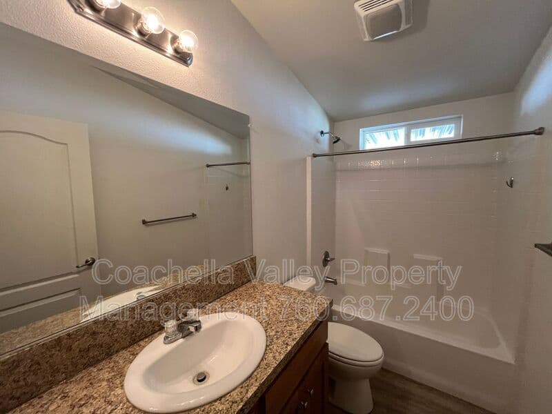 Desert Hot Springs House: 15300 Palm Dr