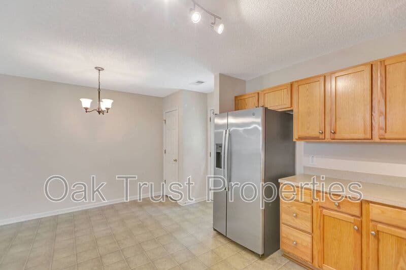 Ladson House: 1053 Friartuck Trail
