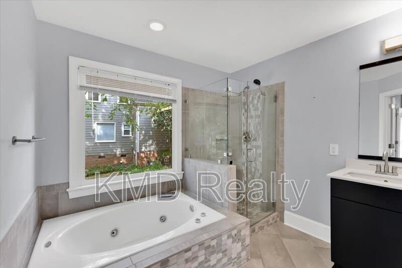Charlotte House: 3112 English Sparrow Lane