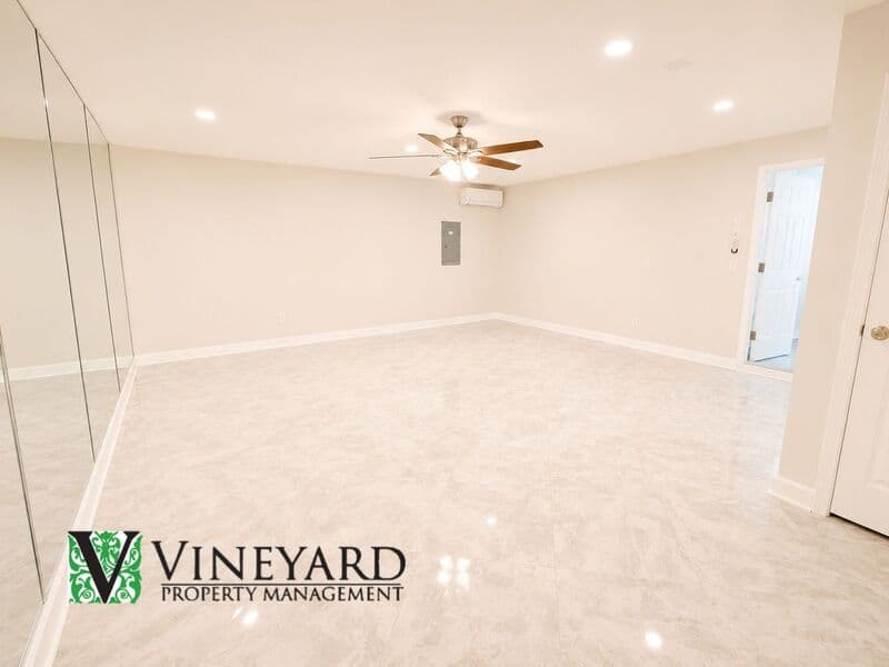Kennesaw House: 414 Darter Drive NW