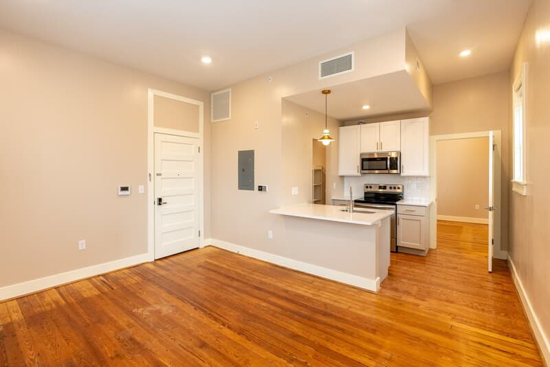 Harrisonburg Condo: 157-306 N. Main Street