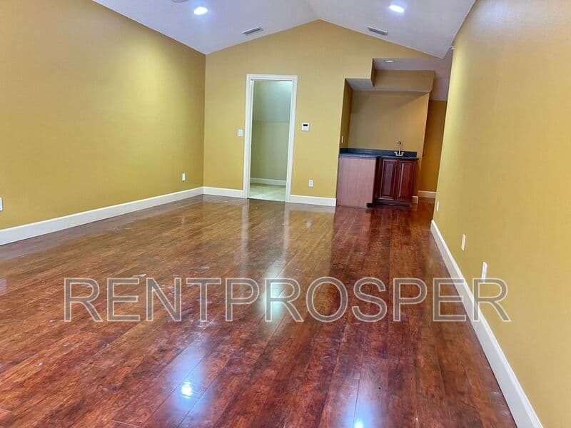 Ormond Beach House: 971 Stone Lake Drive