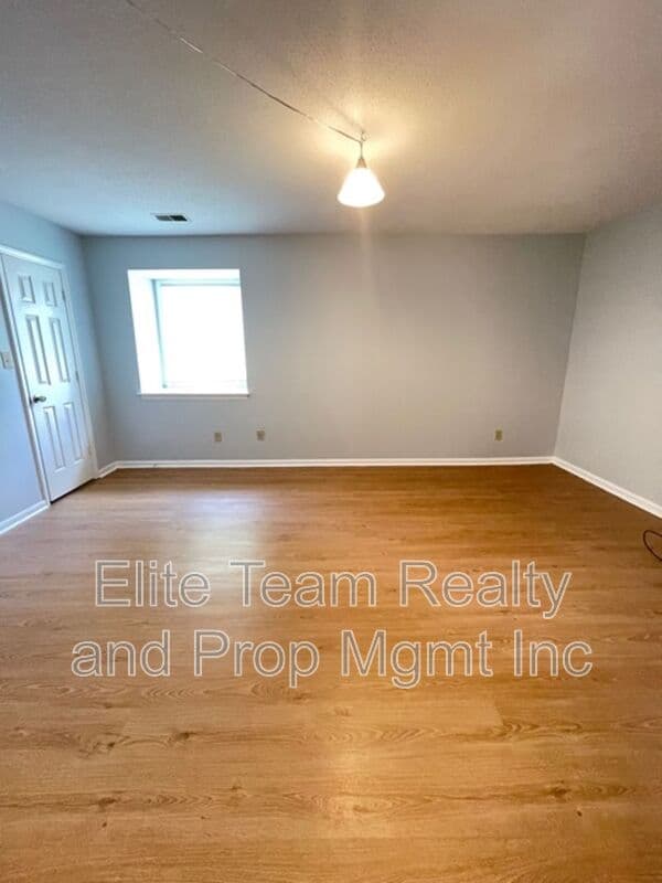 Charlotte Condo: 8623 Crows Nest Ln