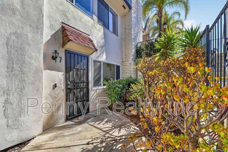 Escondido Condo: 806 E 4th Ave.