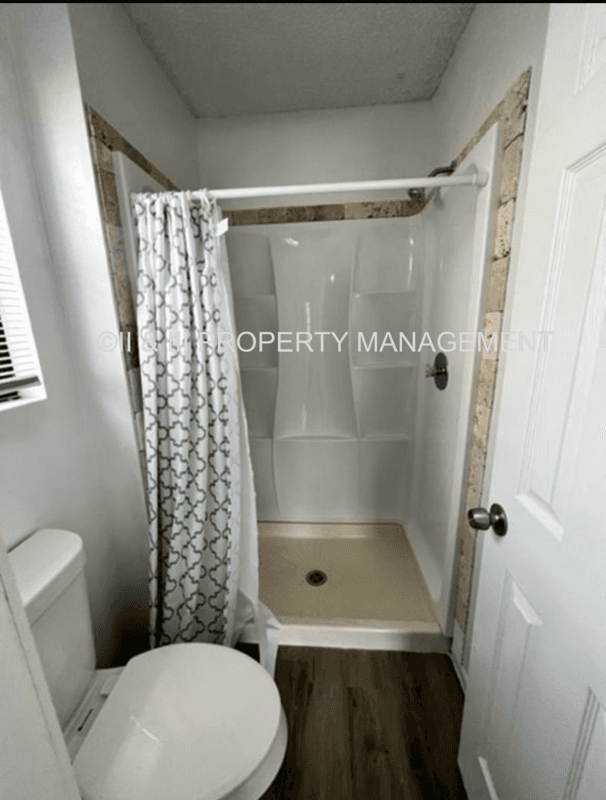 Kansas City House: 9217 Central St