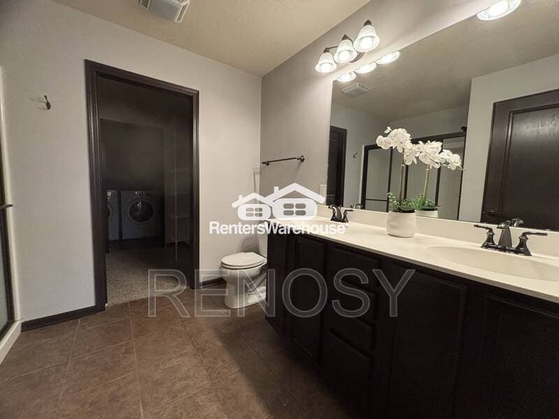 West Des Moines Townhome: 9175 Coneflower Dr