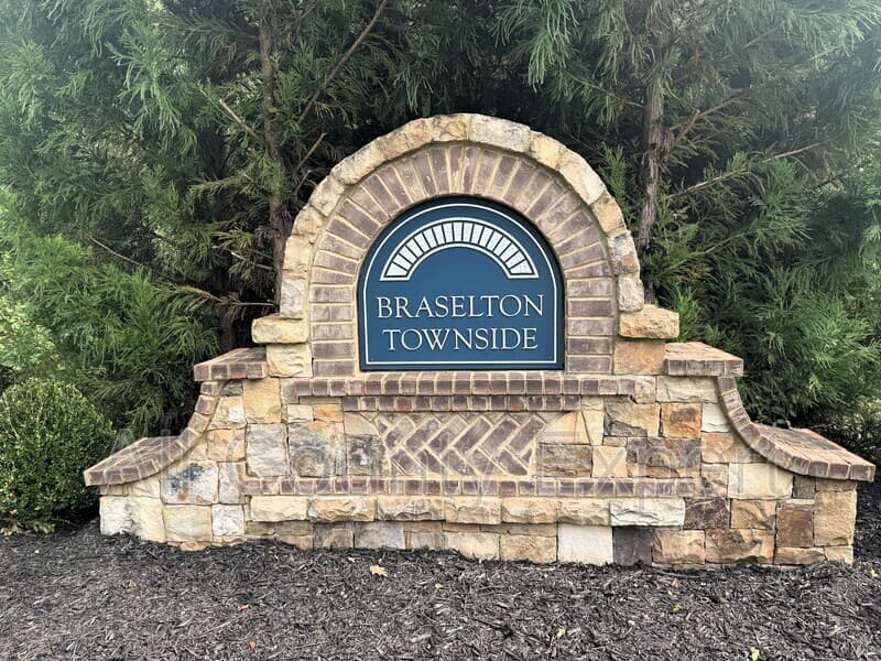 Braselton House: 122 Osprey Overlook Dr
