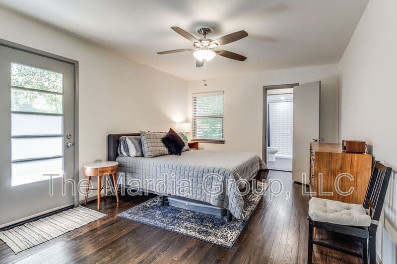 Dallas House: 10312 Sylvia Dr.