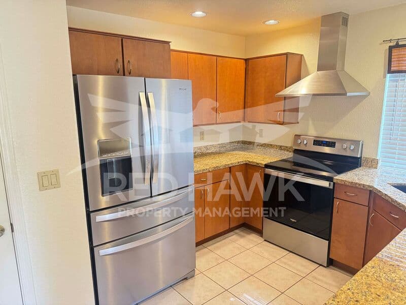 Tempe House: 25 W La Vieve Ln