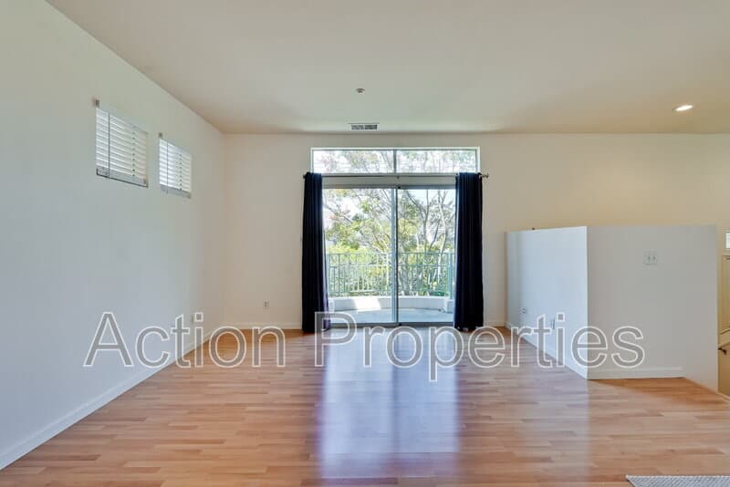 Mountain View Townhome: 146 Holly Court
