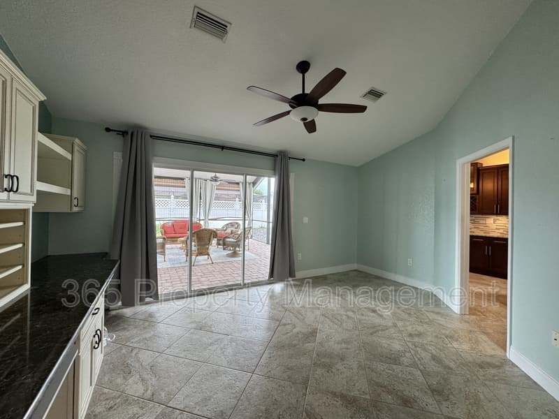Spring Hill House: 6153 Mountain Way Avenue