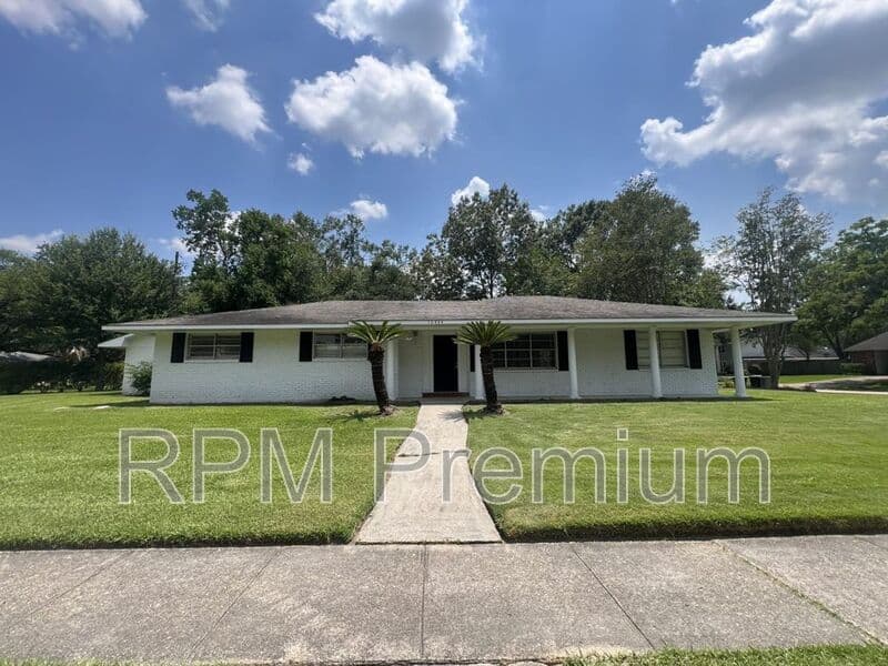 Baton Rouge House: 10444 Browning Dr.