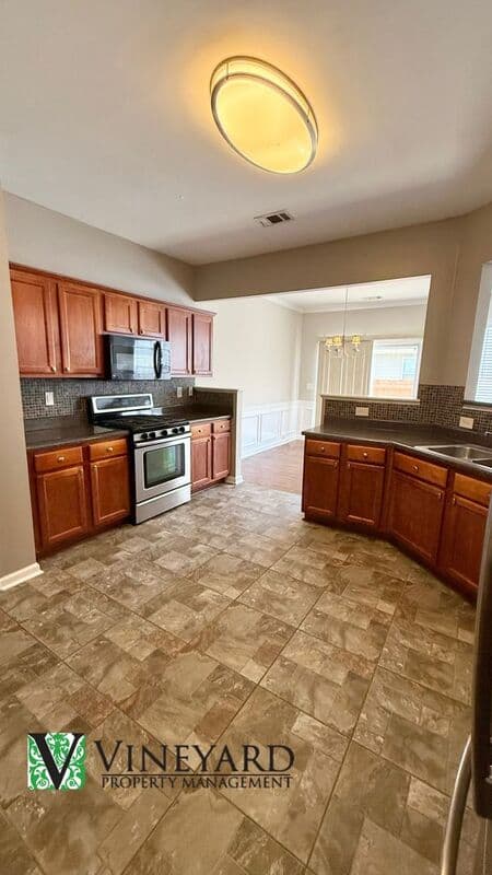 Kennesaw Townhome: 1934 Lake Heights Circle NW