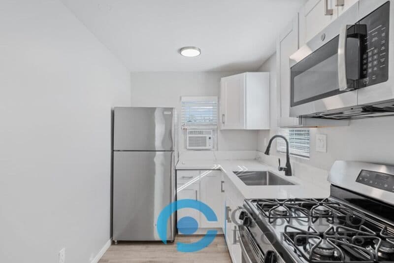 San Diego House: 4853 Mansfield Street