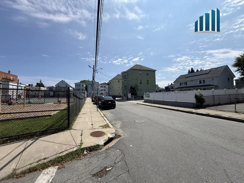 Fall River Condo: 85 Massasoit St