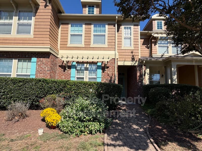 Cary Townhome: 256 Duck Mill Circle