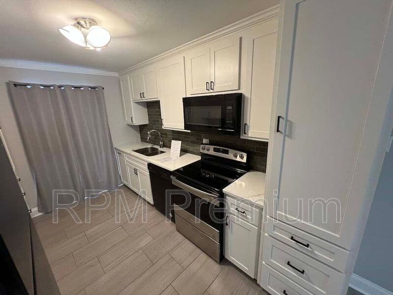 Baton Rouge Condo: 10438 Jefferson Hwy Unit D