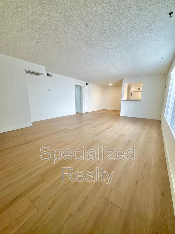 Burbank Condo: 328 East Providencia Avenue