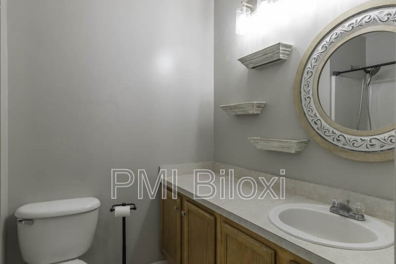 Gulfport House: 13011 Windcrest Lane