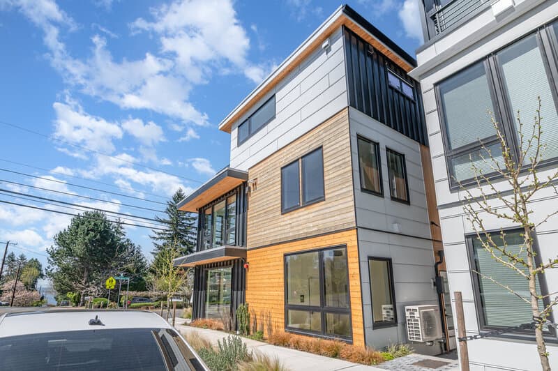 Seattle Townhome: 4214 SW 100th St