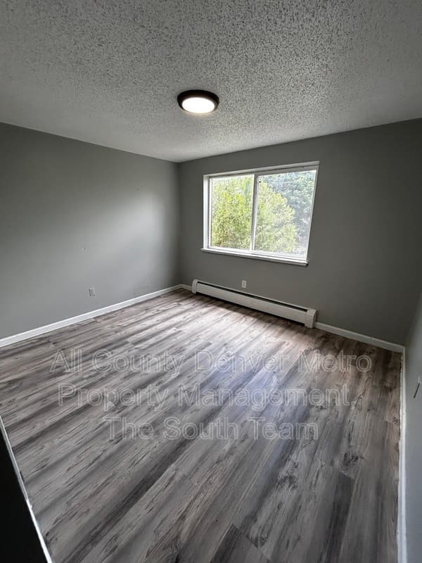 Aurora Condo: 1720 Chester