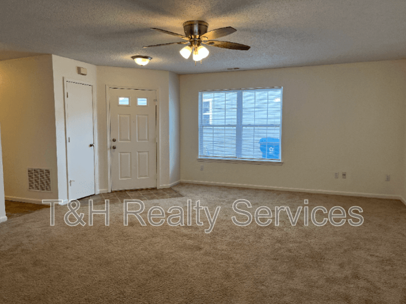 Indianapolis House: 4210 Village Trace Boulevard