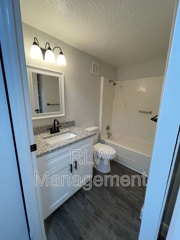 Eustis Condo: 611 Mount Homer Rd