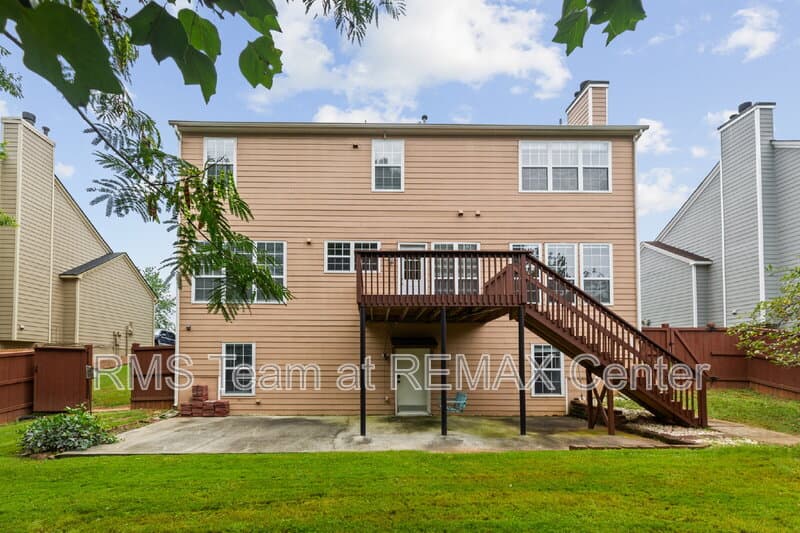 Duluth House: 2315 Hiawassee Dr