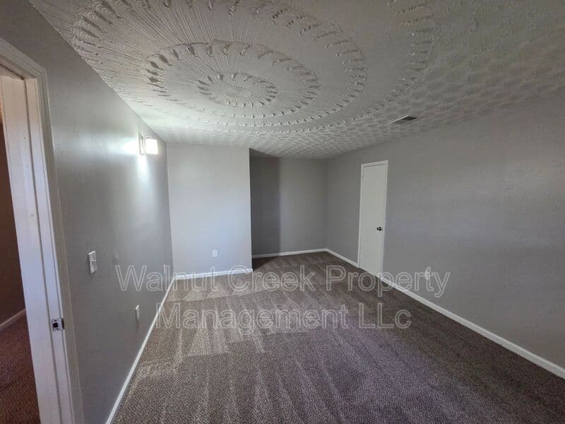 Elyria Condo: 41547 Elmwood St