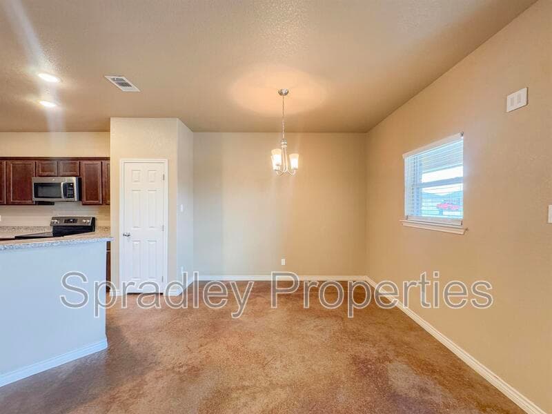 Belton Townhome: 1011 Laila Ln