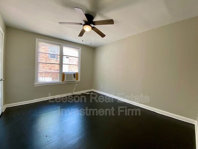 Shreveport House: 3524 Michigan Blvd