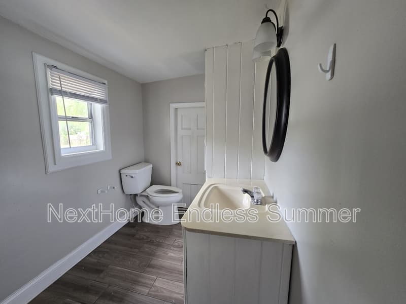 Jacksonville House: 2524 Forest Boulevard