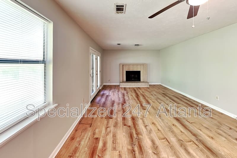 Riverdale House: 6690 Judy Ln