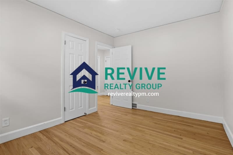 Detroit House: 18503 Prairie Street